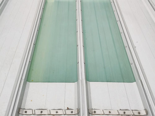 屋面采光带压条细部节点